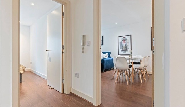 Modern City Centre, Free Parking, Sleeps 6