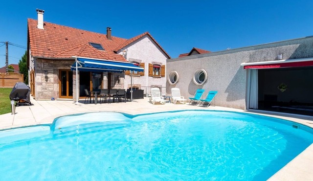 Modern comfort in Southern Vosges with pool and jacuzzi