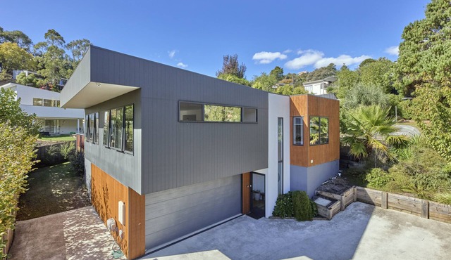 Modern Comfort Meets Natural Beauty – A Perfect Getaway!
