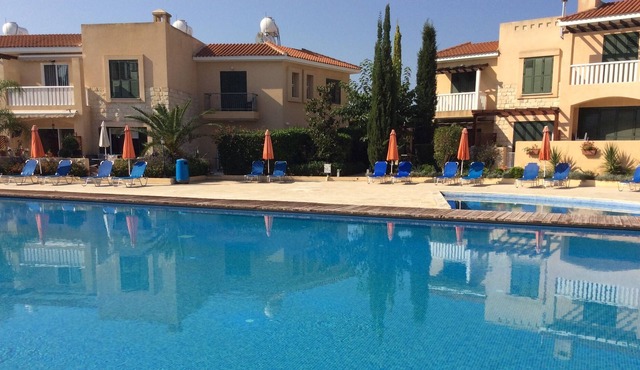 Modern,Comfortable and spacious apartment with large outside space for dining