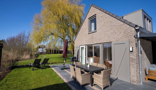 Modern comfortable vacation home, close to the beach, swimming pool, beautiful view