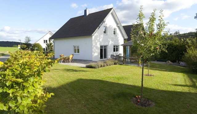 Modern, comfortable vacation home with large garden and veranda, between Winterberg and Willingen