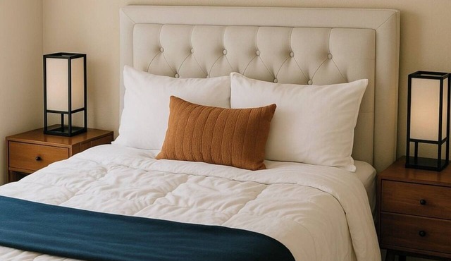 Modern Condo Safe Chicago Stay Near O’Hare