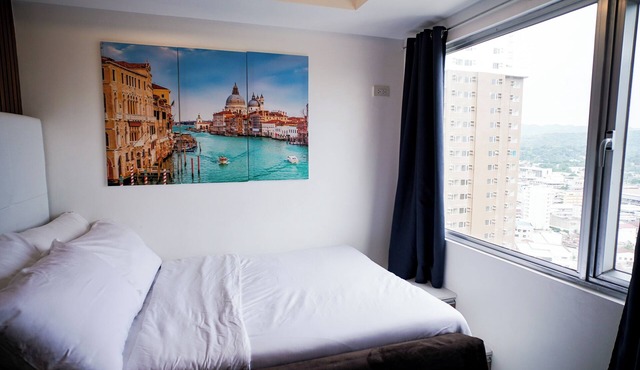 Modern Condominium Studio near Ayala Centrio