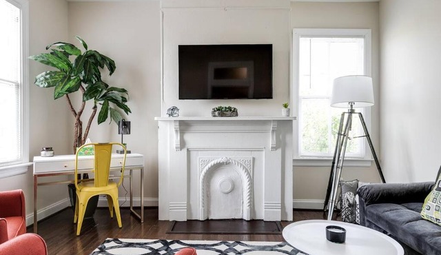 Modern, Convenient Gem: Urban Retreat 'n Richmond