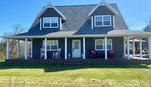Modern Cottage 2 Mins From Lakeside Beach-Your Perfect Beach and Golf Retreat!☀️