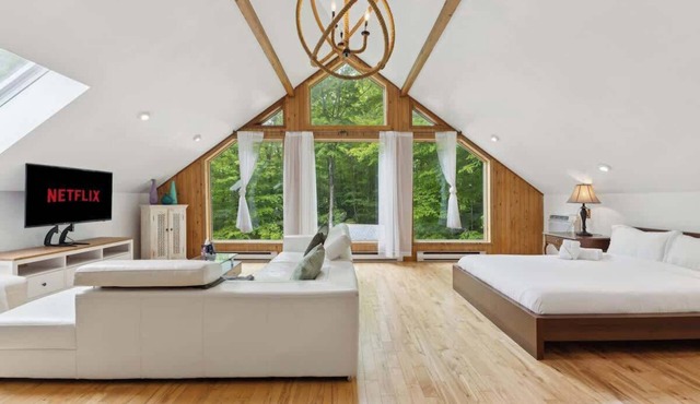 Modern Cottage Laurentians Private Pool & Nature