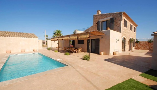 Modern country-style finca "Casa Coco" with pool and Gym for 6 pers.