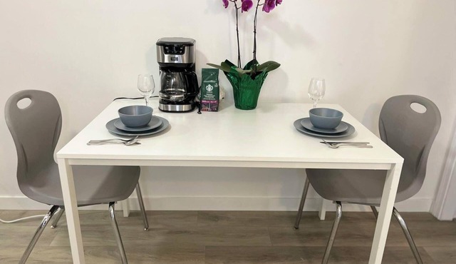 Modern & Cozy 1 Bedroom Suite-Walk to FIFA Fan Zone-Private Entrance