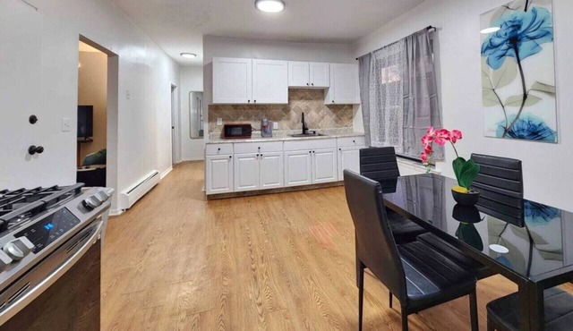 Modern & Cozy 2BR Near Basketball Hall of Fame