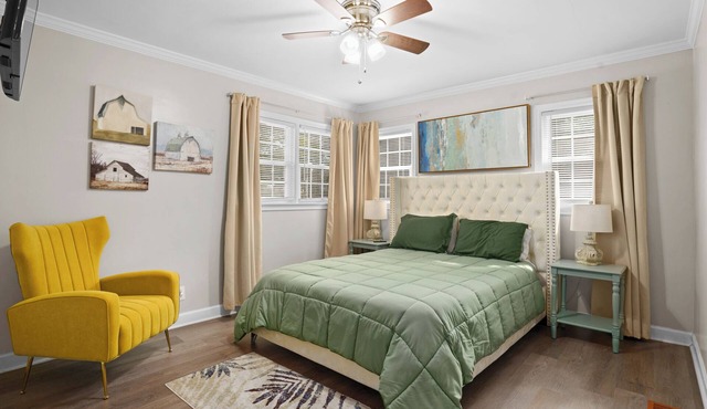 Modern & Cozy Home Mins to everything