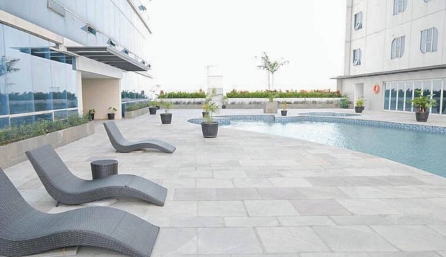 Modern Cozy Studio at The Square Surabaya Apartment