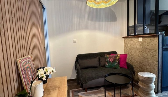 Modern cozy studio near Montmartre, 2min walk to metro Château Rouge