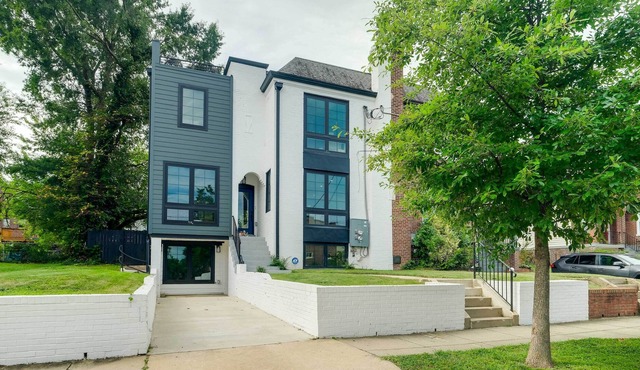 Modern DC Apartment Rental - Remote-Work Friendly!