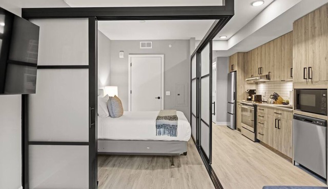 Modern DC Haven w/Kitchen | Walk to Nationals Park | Rooftop Lounge | 2 Units