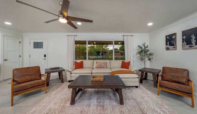 Modern Desert Gem with Mountain Views, Private and Spacious Backyard