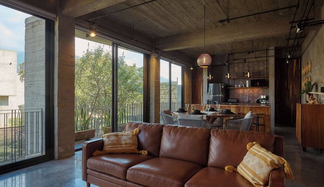 Modern Design Apartment w/ Stunning Mountain Views