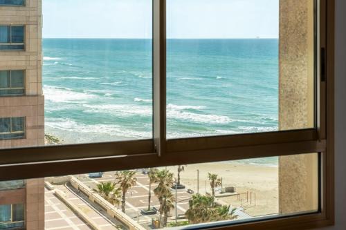 Modern Designed Gem by Haifa Beach