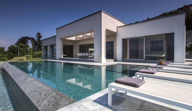 Modern Designer Villa With Pool And Magnificent Lake Views! - Villa Camilla