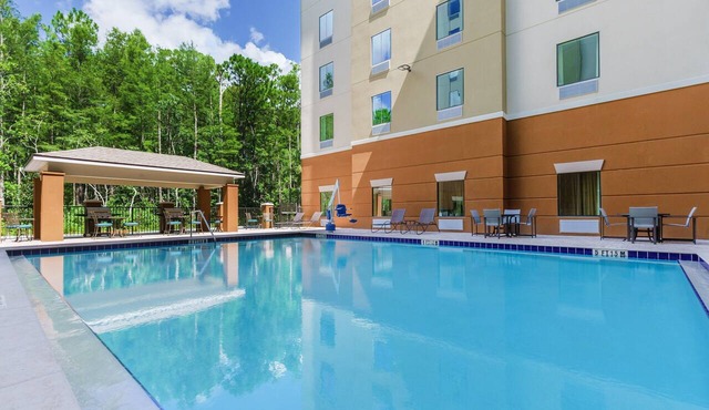 Modern Double Queen Studio | Kitchen & Grill | 3 mi to Typhoon Lagoon