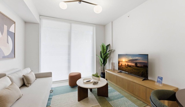 Modern Downtown Miami Apt w/Balcony