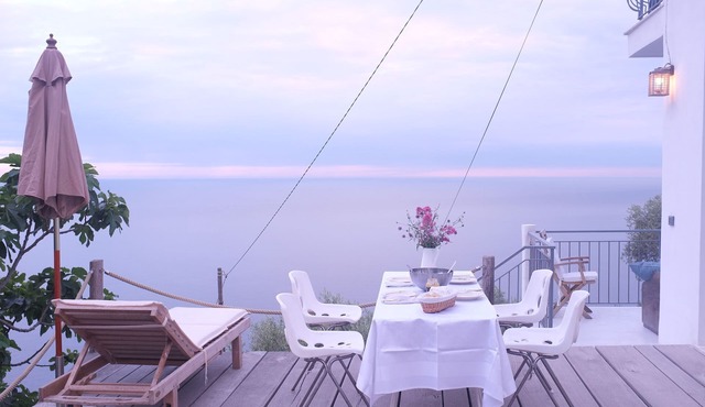 Modern dream house with a breathtaking 180 degree view to Antibes
