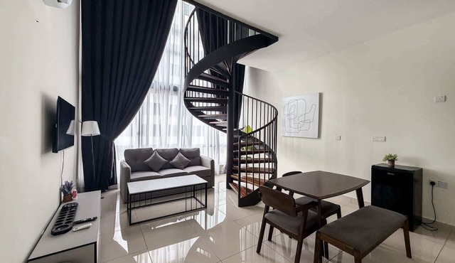 Modern Duplex, Pool, 5min Drive to Jonker St