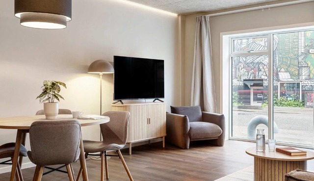 Modern Easy-Access 1BR Apartment in Midtown