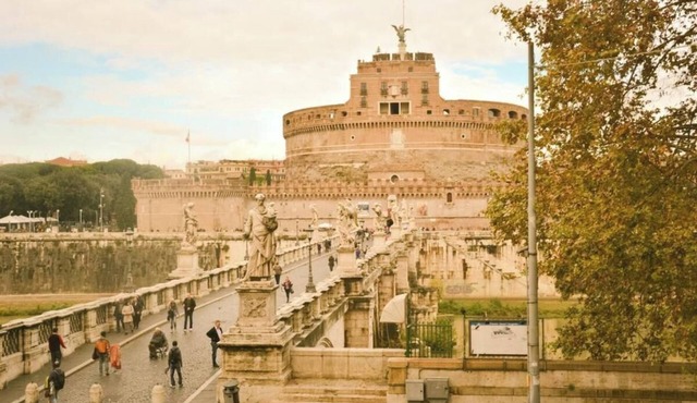 Modern Elegance in the Heart of Rome: Spacious 250 m² Apartment