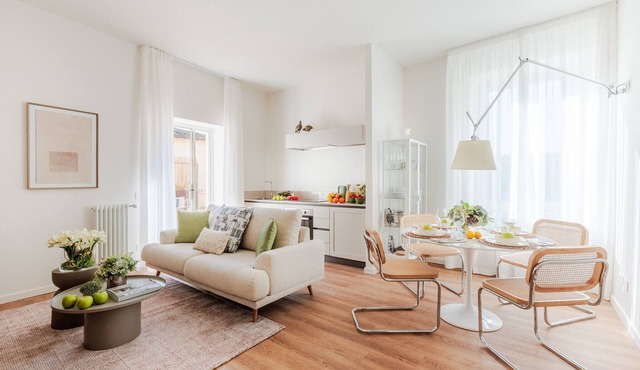 Modern Elegance inside Lucca Walls – with Terrace