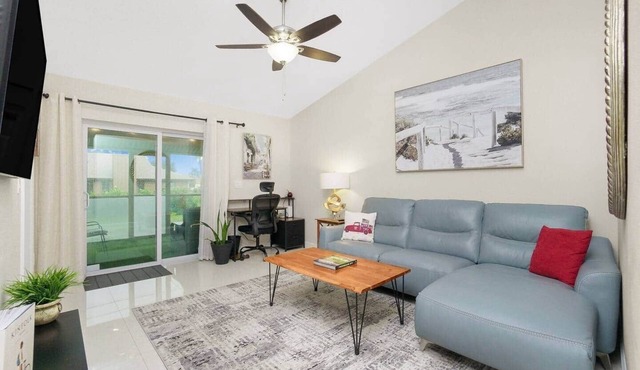 Modern Englewood Villa Large Lanai