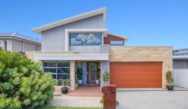Modern Executive Ocean View Oasis Shell Cove Mansion 5 Minutes to Beach Sleeps 16