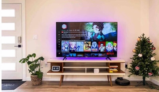 Modern, Family Friendly, King Bed, AC, 65in TV Prime Location