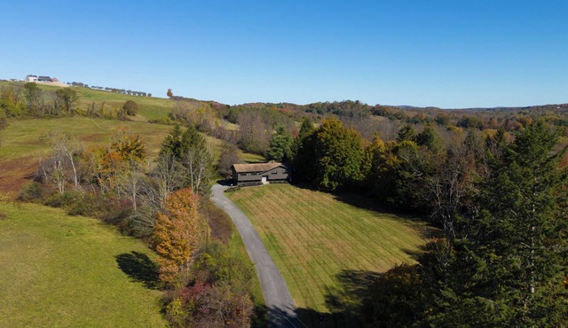 Modern Farmhouse, Secluded 13 acres, Fenced in Yard, Firepit, Pool