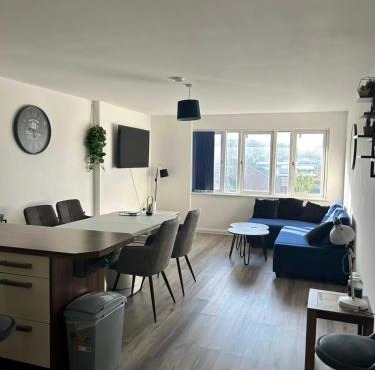 Modern Flat Ideal for Short & Long Stays in Sheffield South Yorshire