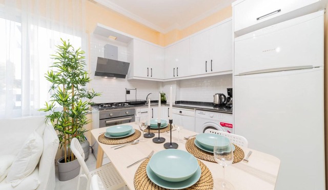 Modern Flat with Shared Pool and Balcony in Alanya