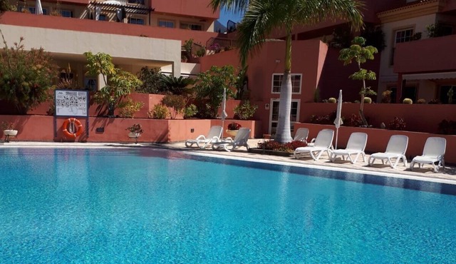 Modern fully equipped apartment in exclusive area with pool.