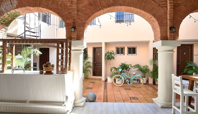 Modern Gem 1BD/1BA in the Heart of the Colonial Zone with Complimentary WiFi