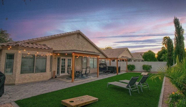 Modern Gilbert Getaway w/Hot Tub Spacious Backyard Near Downtown