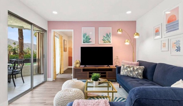 Modern, Glam 2-br Condo w/Amazing Mountain Views
