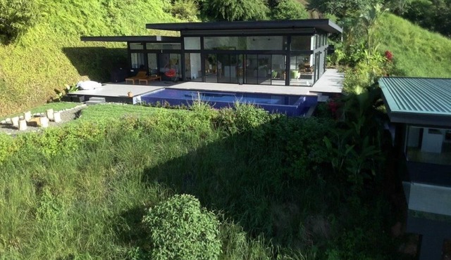 Modern Glass Jungle Villa- Where Luxury Meets Nature. 7 Bedrooms/2 Pools/Gym
