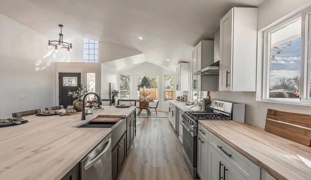 Modern Golf Course Retreat Near Trails & Town