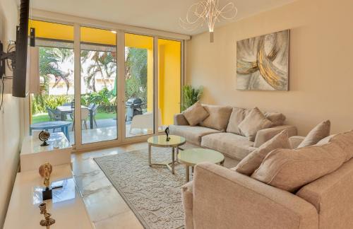 Modern Ground Level, 4 BR condo