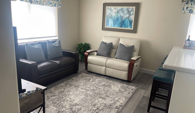 Modern Haven in Klamath Falls - A Stylish Home Away from Home