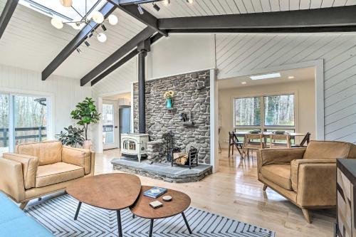 Modern Hideaway w/Deck + State Forest Access