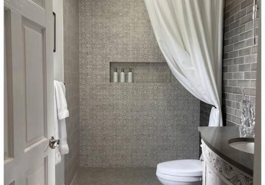 Modern historic downtown King suite 600 sq ft