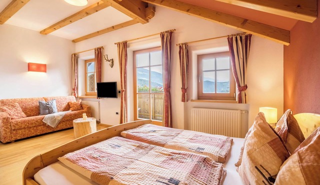 Modern Holiday Apartment "Oberplunerhof - Kronplatz" with Wi-Fi and Balcony