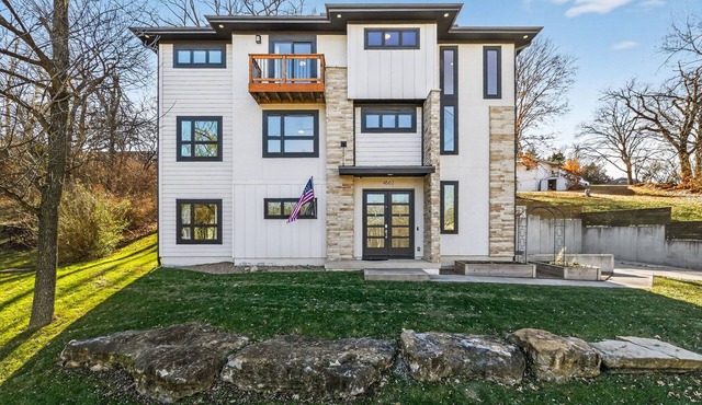 Modern Home 4 Bedrooms with 4 Private Bathrooms 25 Min from Stadiums