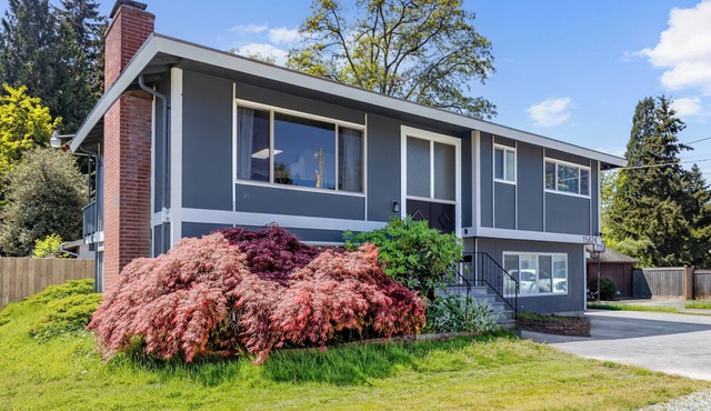 Modern Home - Close to Downtown and SEATAC - Sleeps 8
