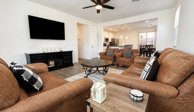 Modern Home Pool/Fire Pit/Near Lake/Surprise Stadium/Golf